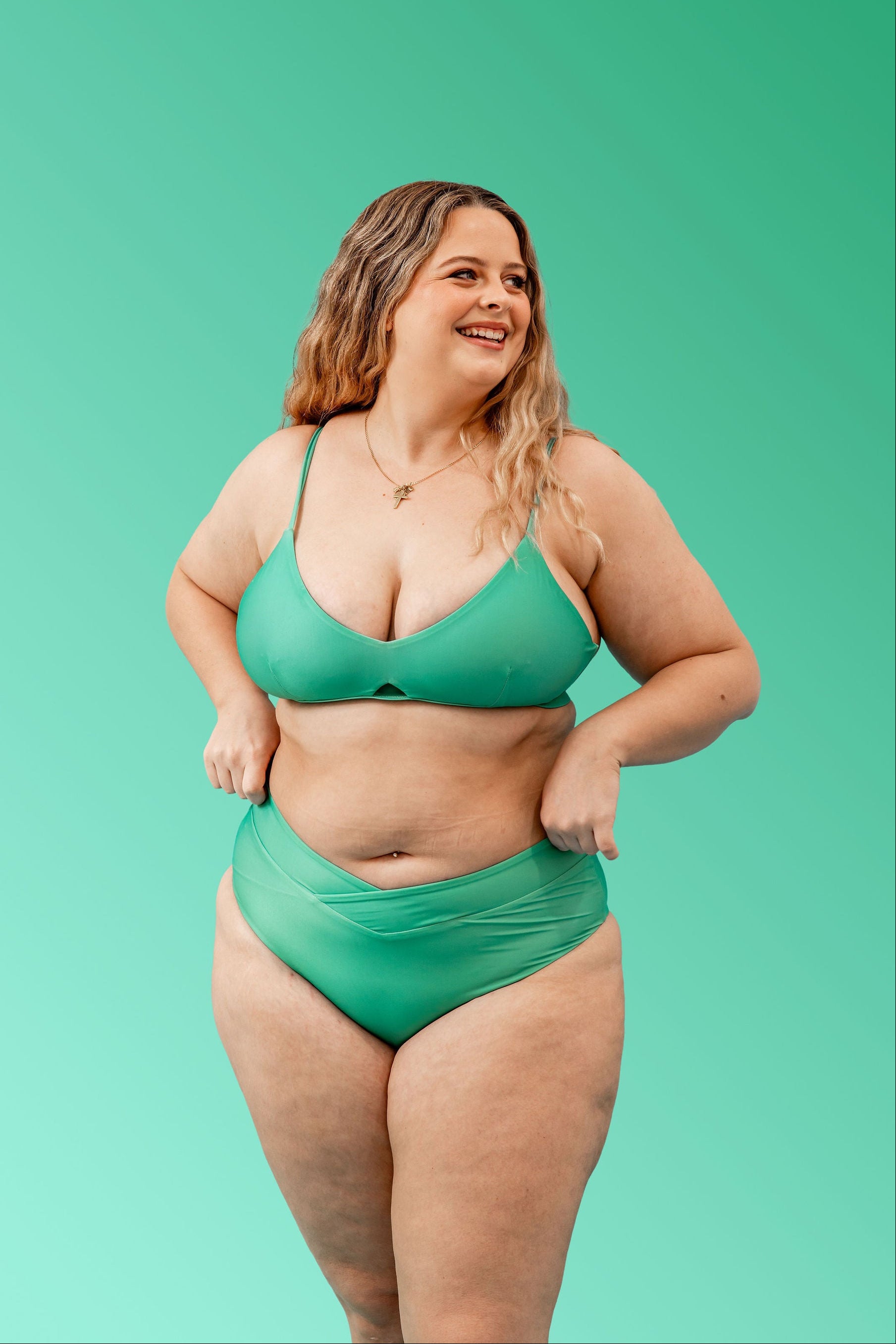 DARE Peekaboo Plunge Bikini Top